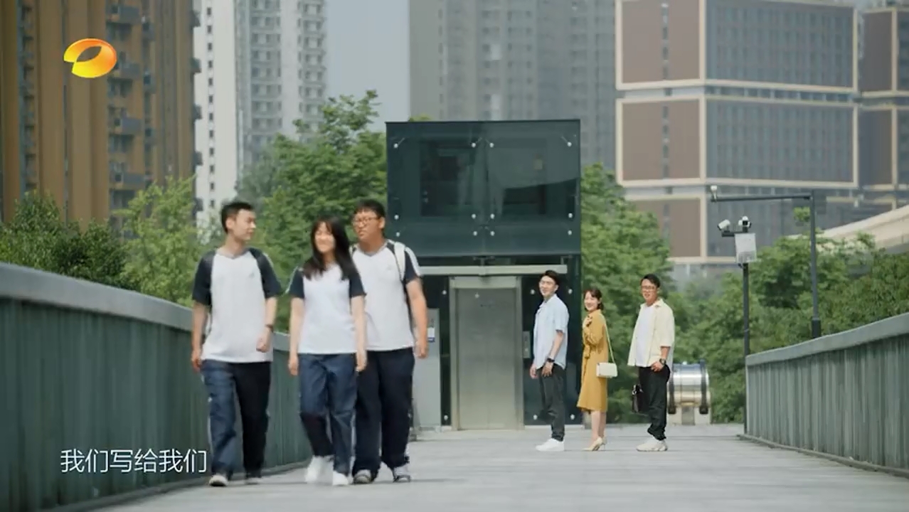 湖南衛(wèi)視的這支高考公益短片，拍的全是屬于我們的青春